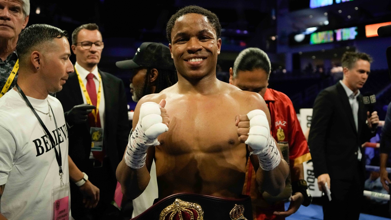 Floyd Schofield celebrates winning the WBA lightweight world title after defeating Lucas Bahdi in Chicago