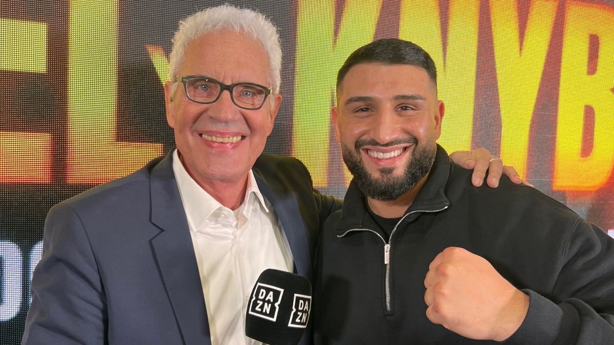 Bernd Boente pictured with WBC heavyweight champion Agit Kabayel at a DAZN boxing event ahead of Kabayel