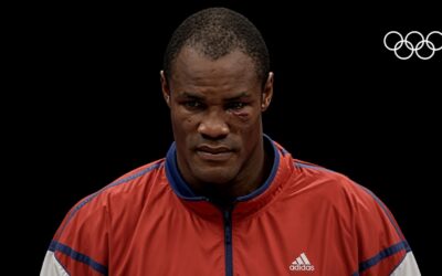 Un boxeur triple médaillé d’or olympique récupère les poubelles après sa prison