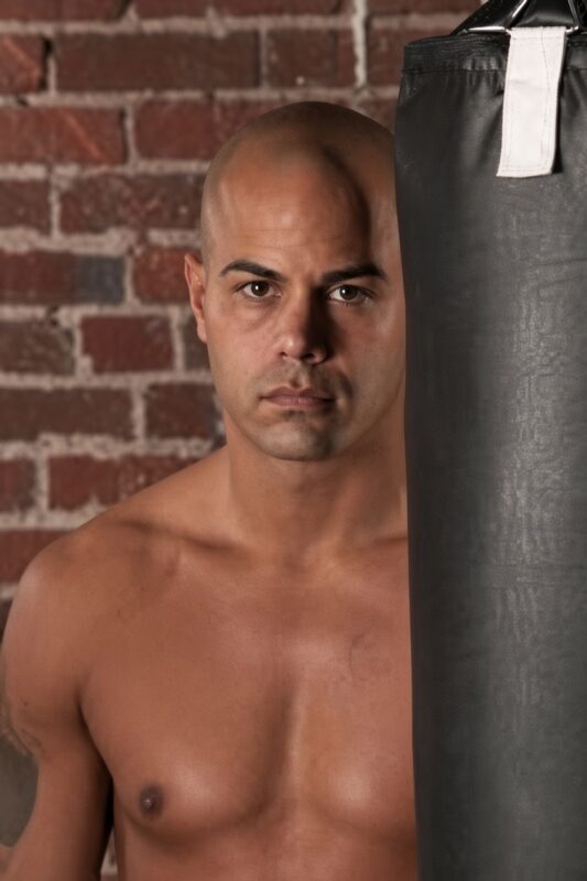 Tarick Salmaci, connu sous le nom de The Arabian Prince, représentant l'équipe West Coast Yellow dans la saison 1 de The Contender